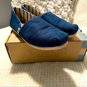 Women’s Toms